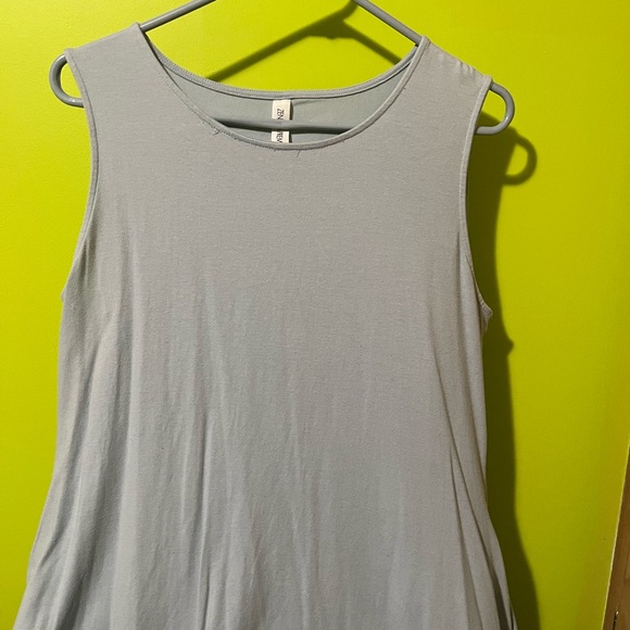 Light blue sleeveless dress - Picture 2 of 3